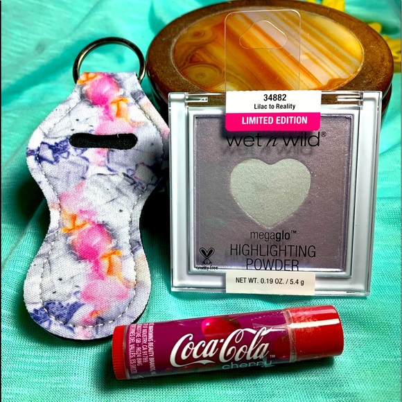 wet n wild Other - Keychain chapstick holder /with highlights makeup